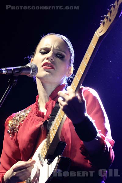 ANNA CALVI - 2011-11-07 - PARIS - Olympia - 